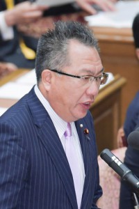 衆議院TPP特別委員会で質疑する中川康洋衆議院議員